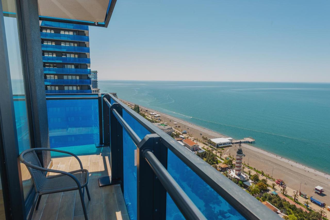 Orbi City Aparthotel Batumi Exteriör bild