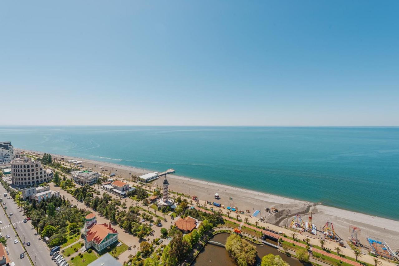 Orbi City Aparthotel Batumi Exteriör bild